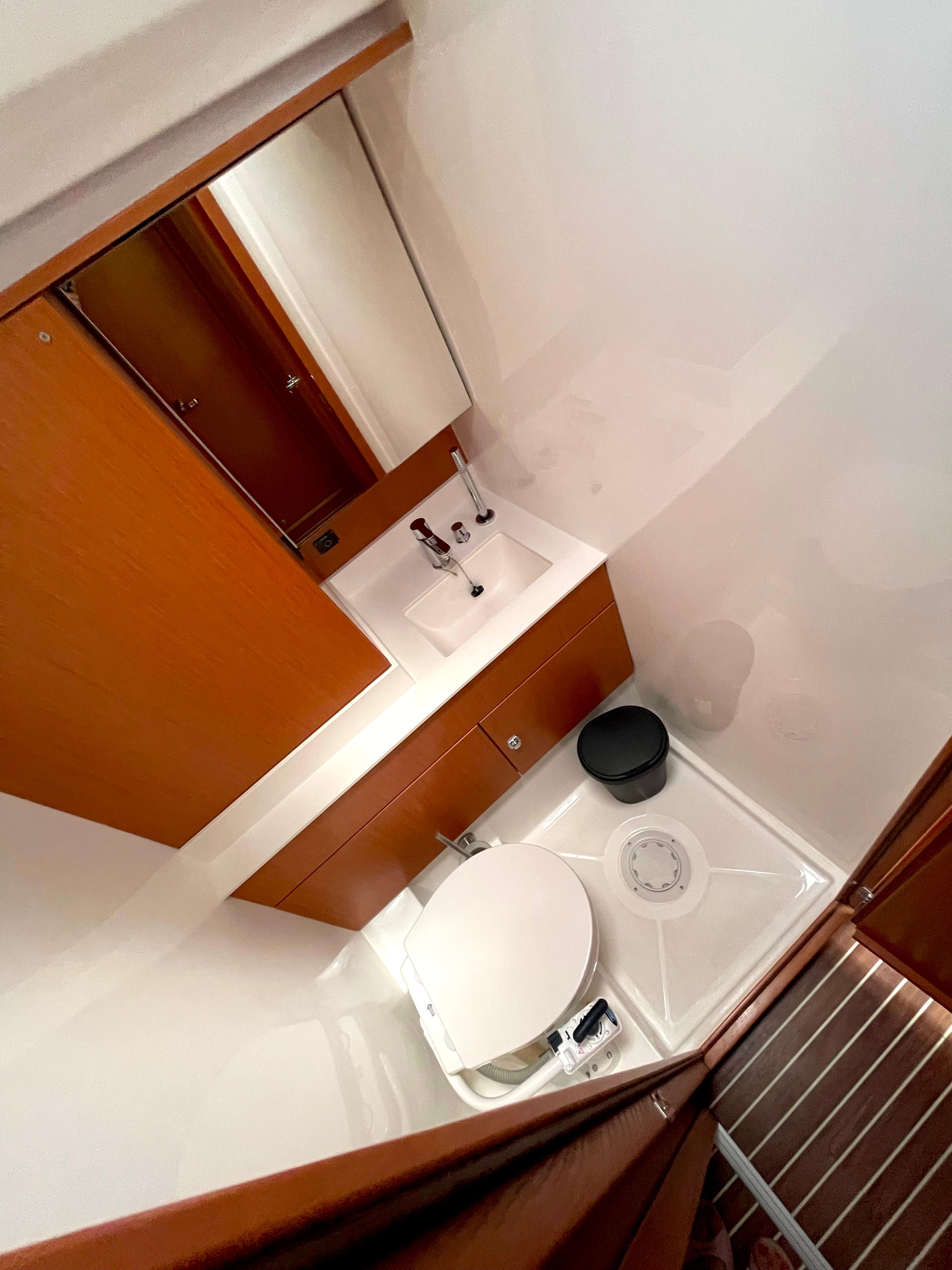 Bavaria C50 Holiday - 5 cab., picture 11