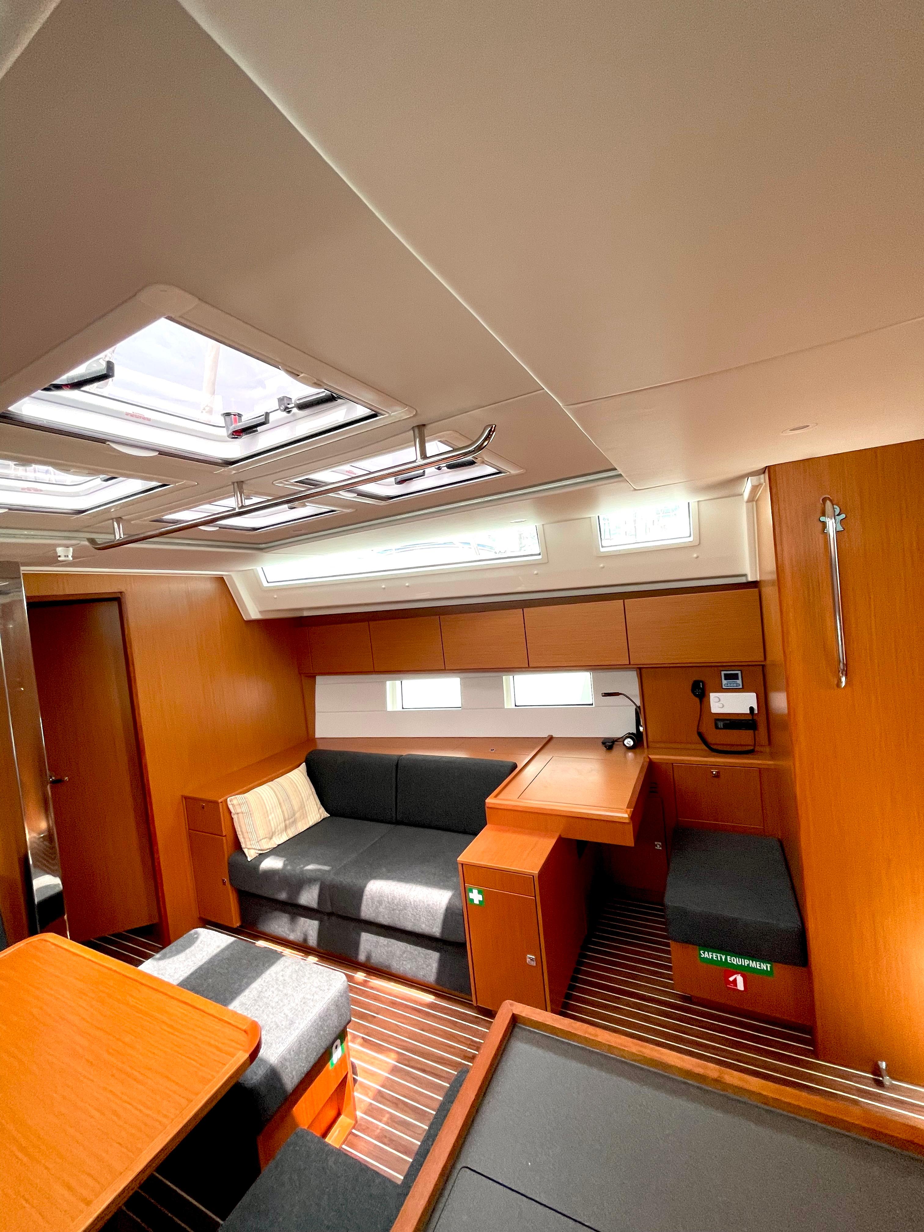 Bavaria C50 Holiday - 5 cab., picture 8