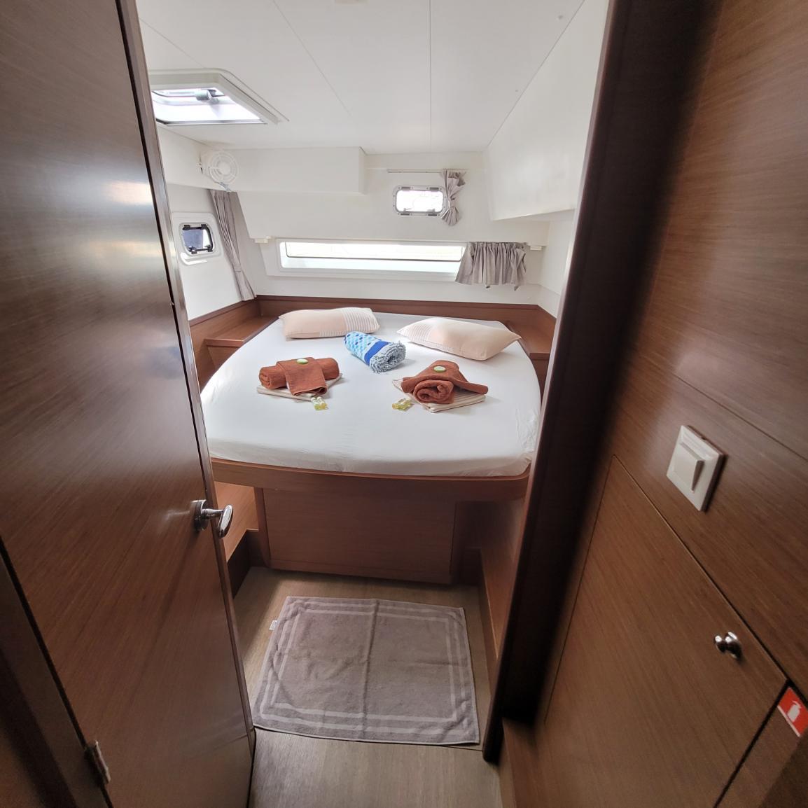 Lagoon 42 - 4 + 2 cab., picture 21