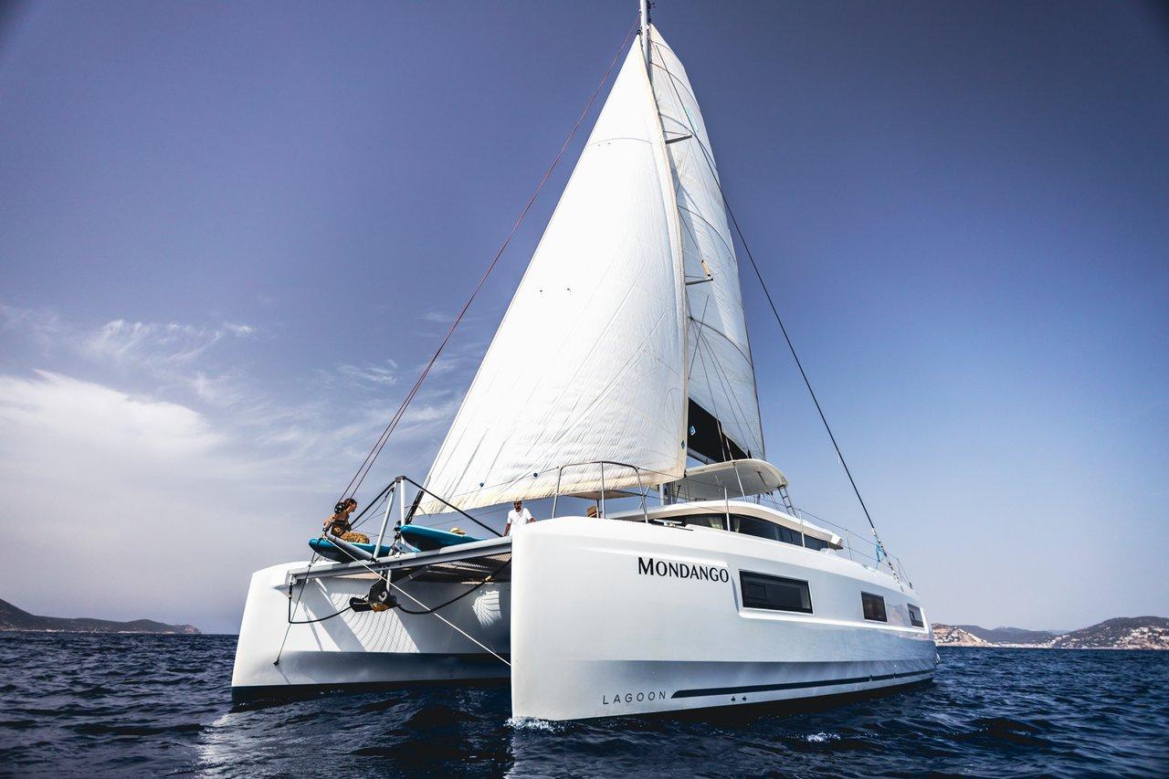 Lagoon 46 - 4 + 1 cab., picture 1