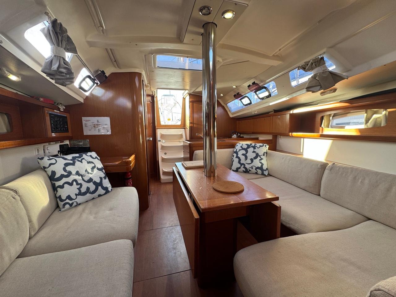 Oceanis 34 - Tayrona, picture 7