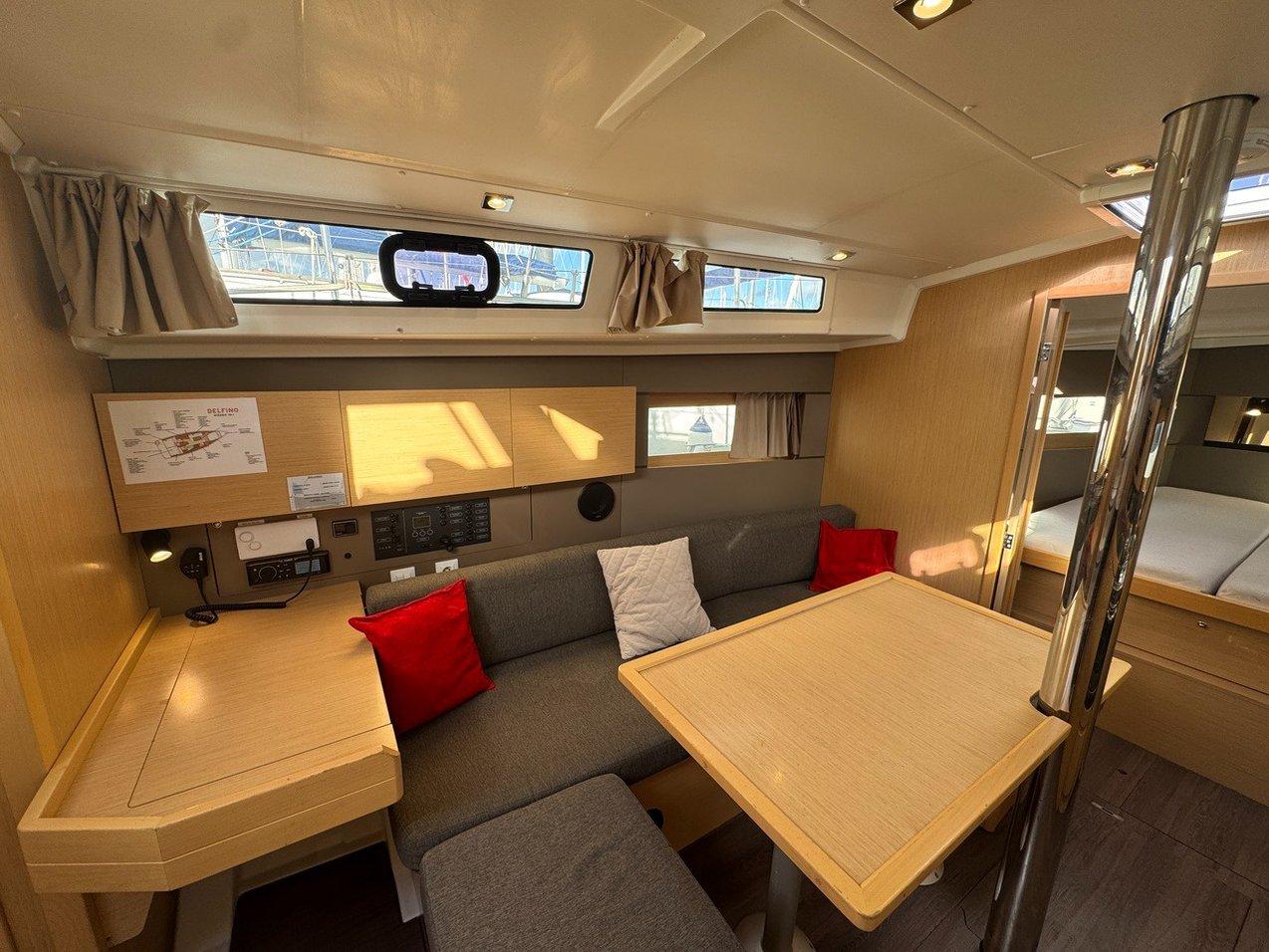 Oceanis 38.1 - Delfino, picture 6