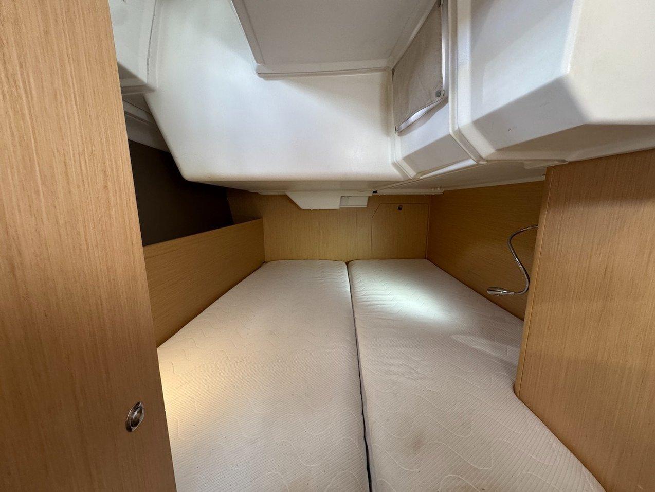 Oceanis 38.1 - Delfino, picture 9