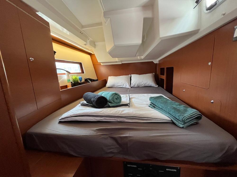 Oceanis 46.1, picture 10