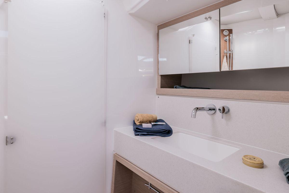 Dufour 470 - 5 + 1 cab., picture 9