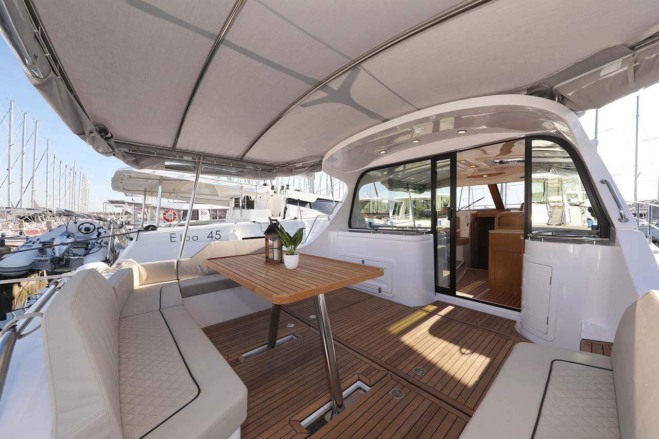 Adriana 44, picture 10