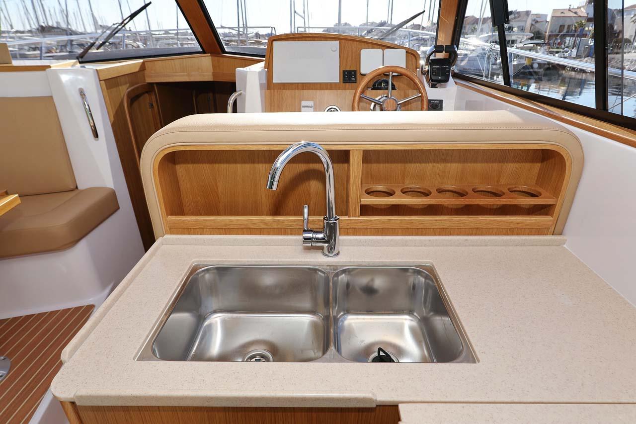 Adriana 44, picture 17