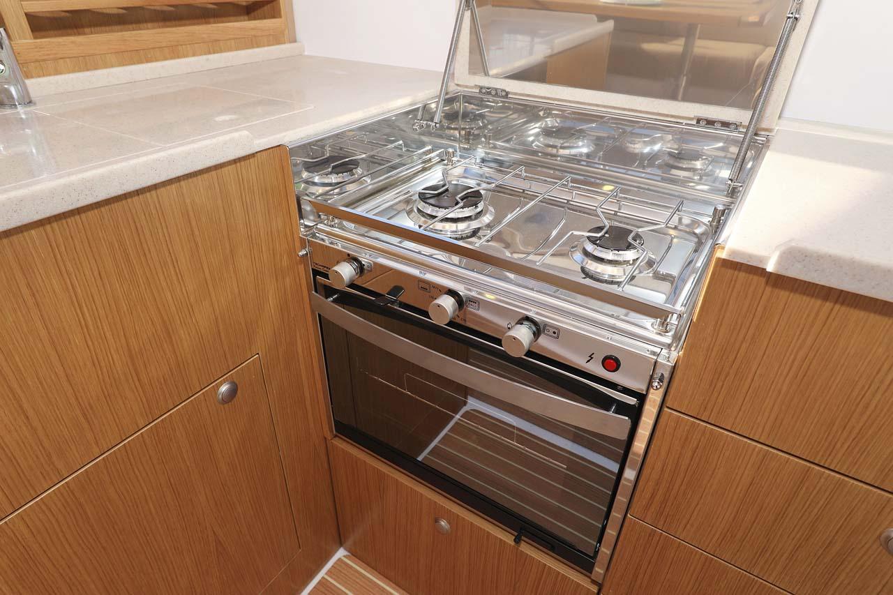 Adriana 44, picture 18