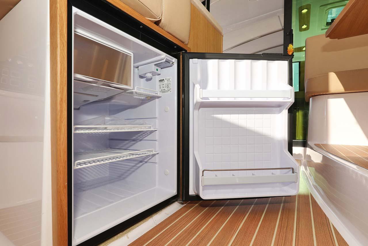 Adriana 44, picture 19