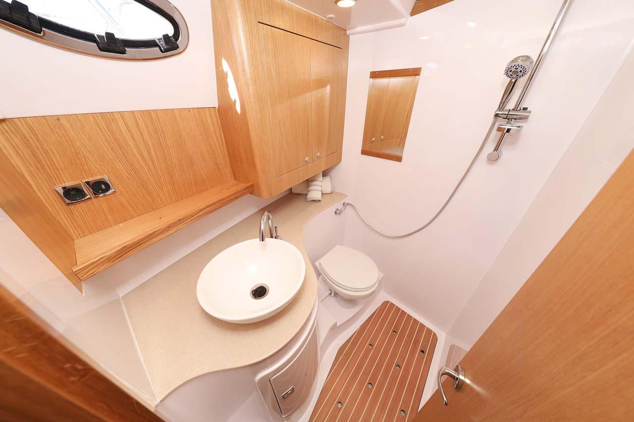 Adriana 44, picture 31