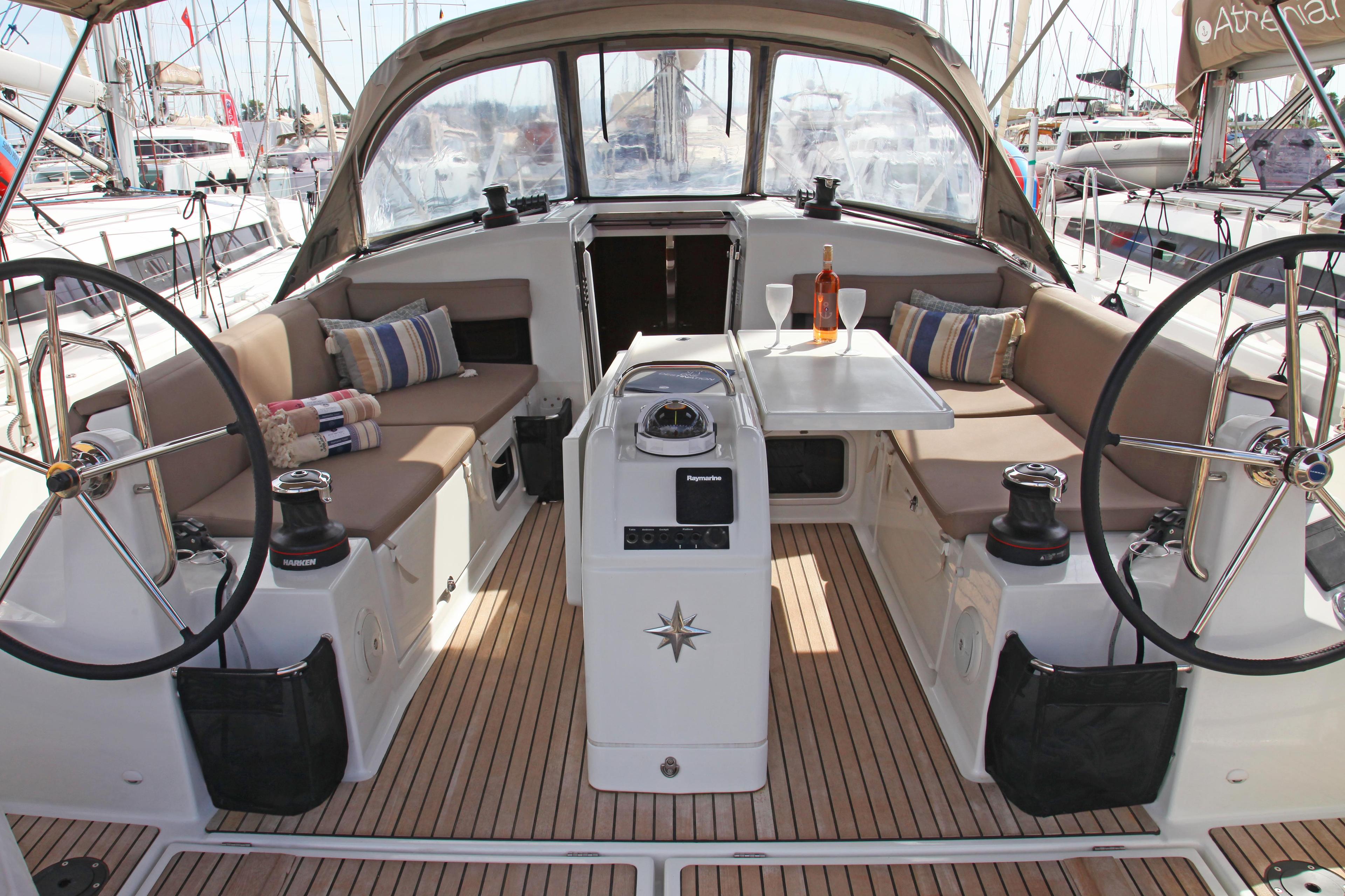 Sun Odyssey 440 - 4 cab., picture 3