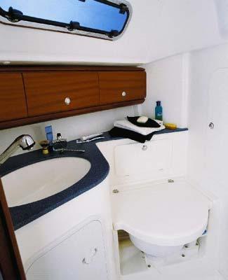 Bavaria 32, picture 5