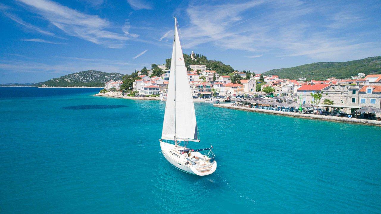 Sun Odyssey 42i, picture 6