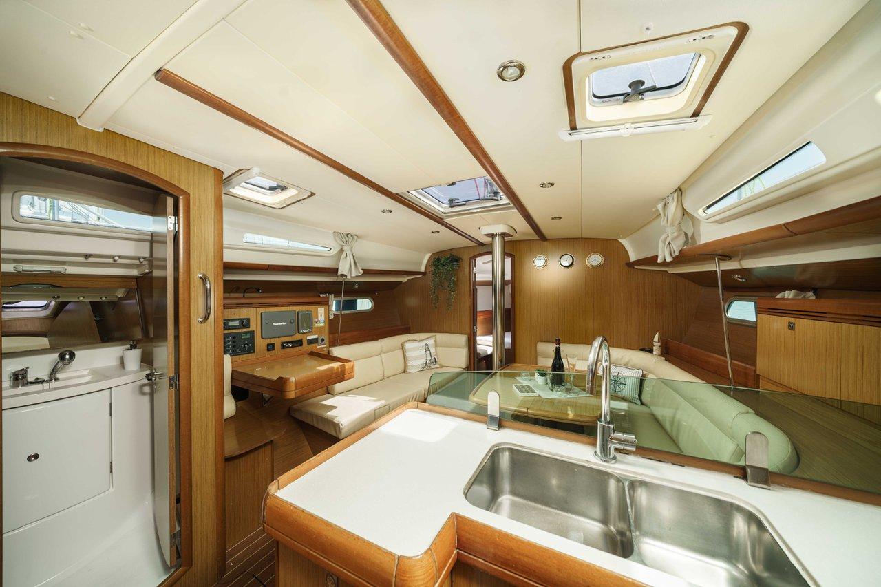 Sun Odyssey 42i, picture 28