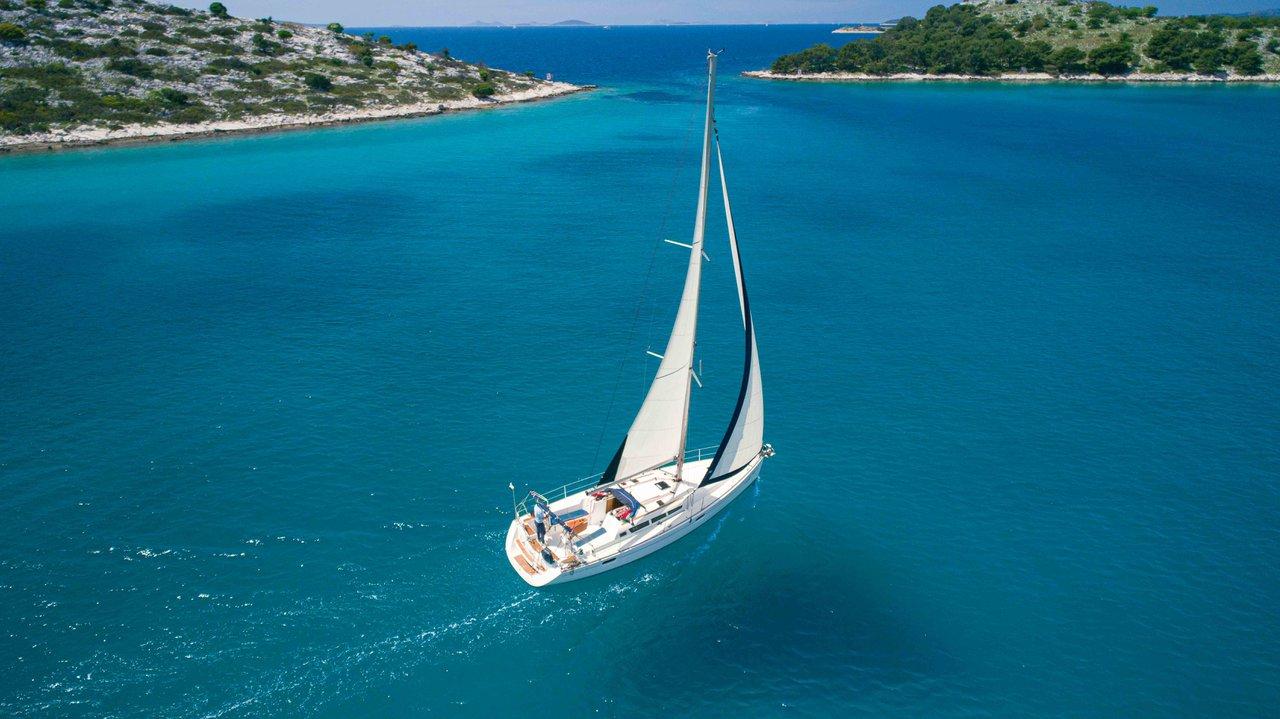 Sun Odyssey 42i, picture 9