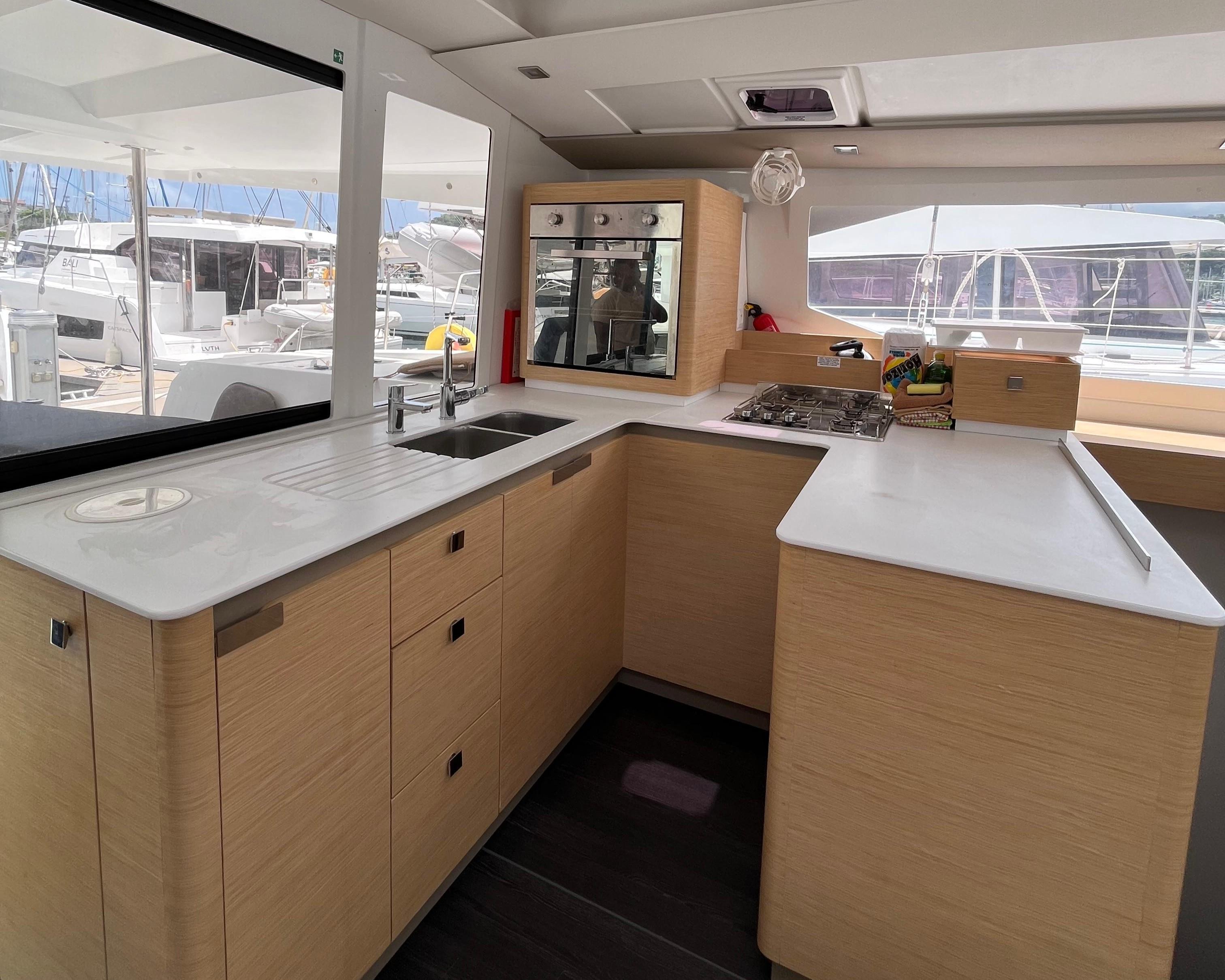 Fountaine Pajot Astrea 42 - 4 + 2 cab., picture 8