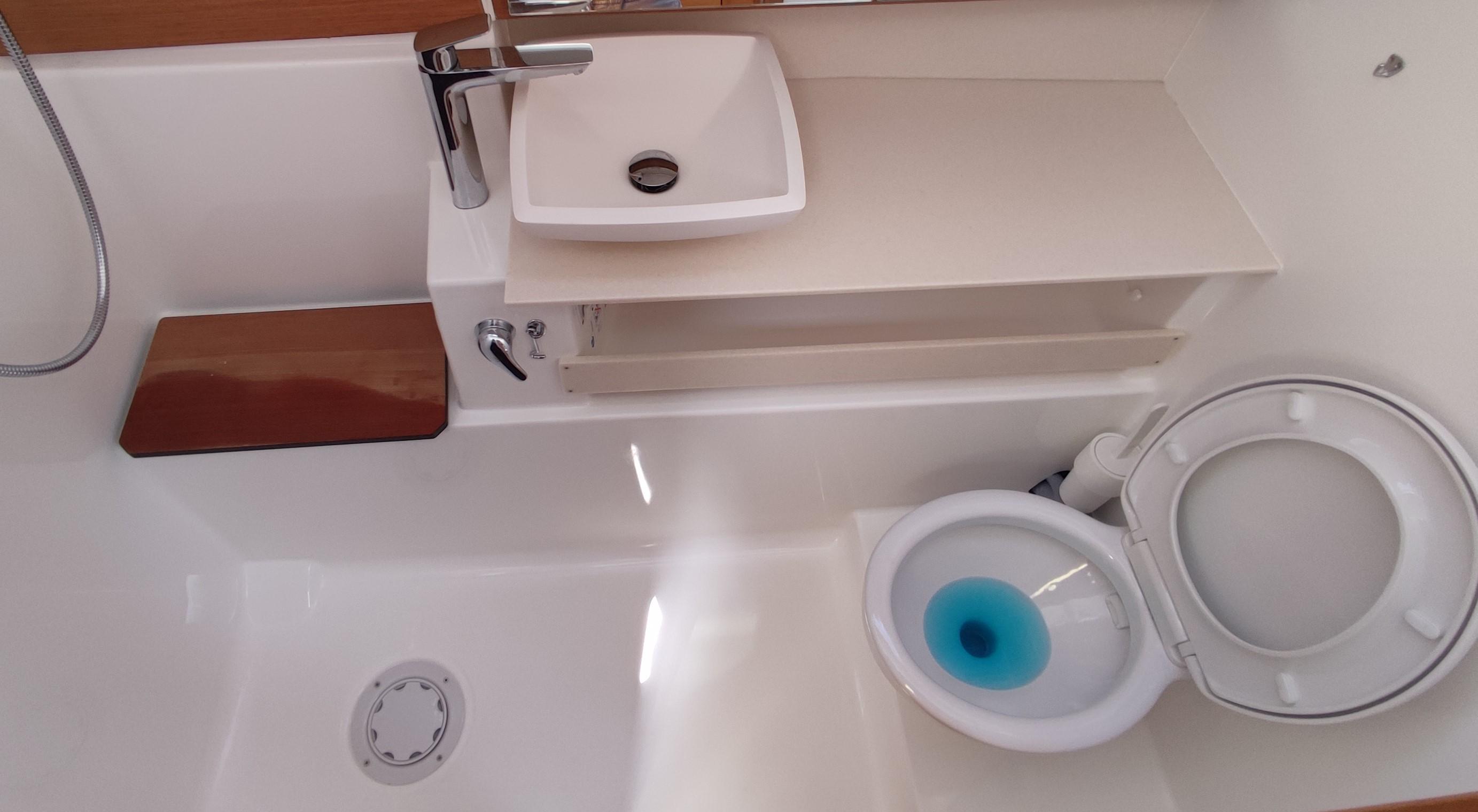 Dufour 430 GL, picture 12