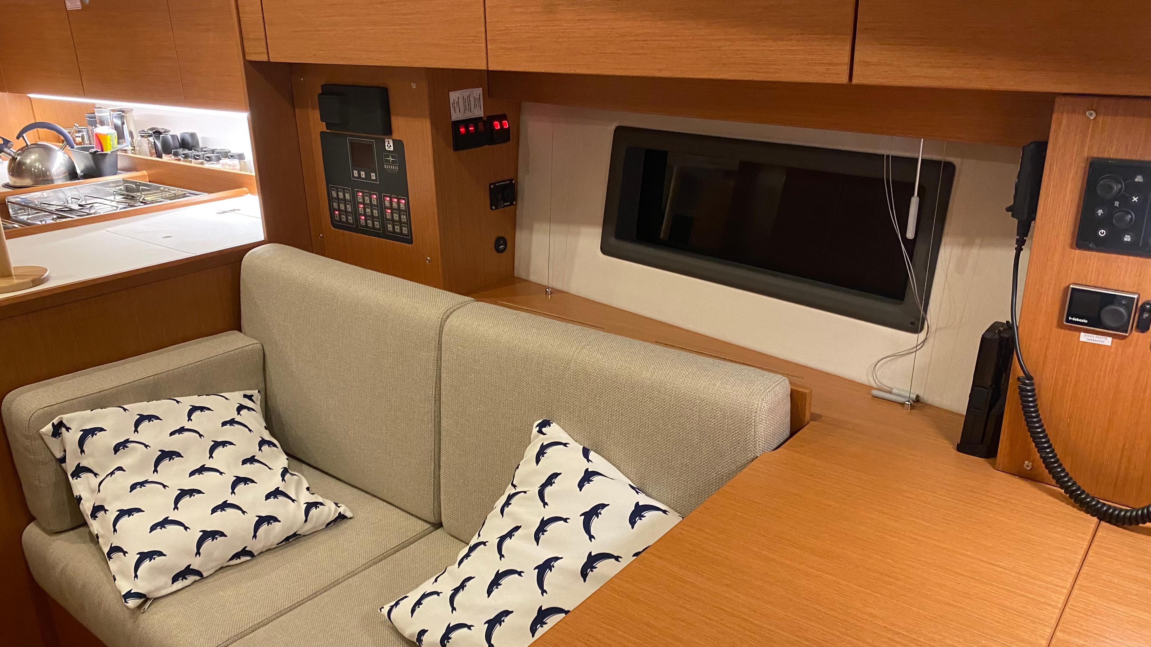 Bavaria C38, picture 5