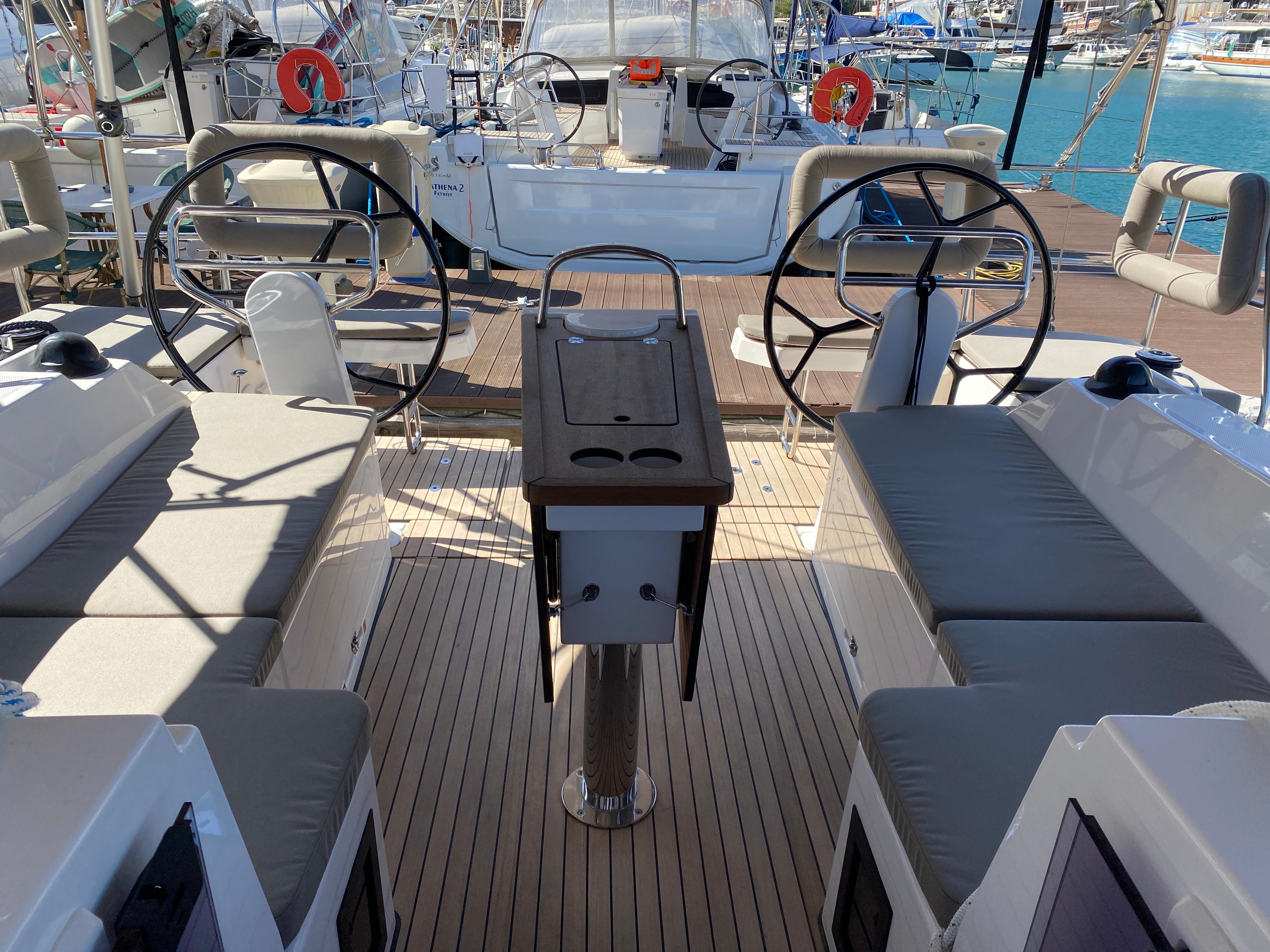 Bavaria C38, picture 9