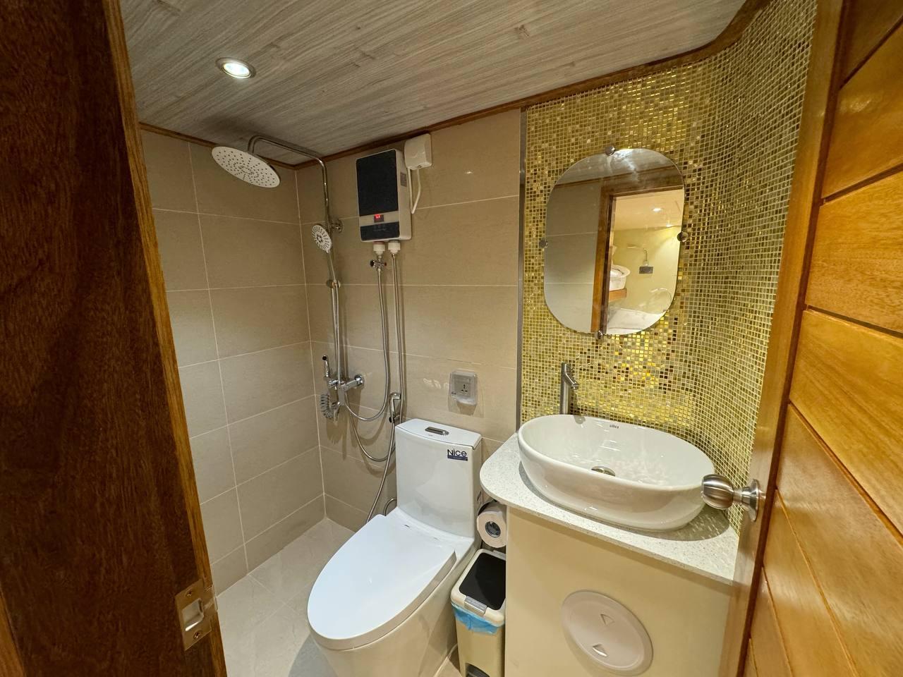 North Seven - North Seven Liveaboard, picture 32