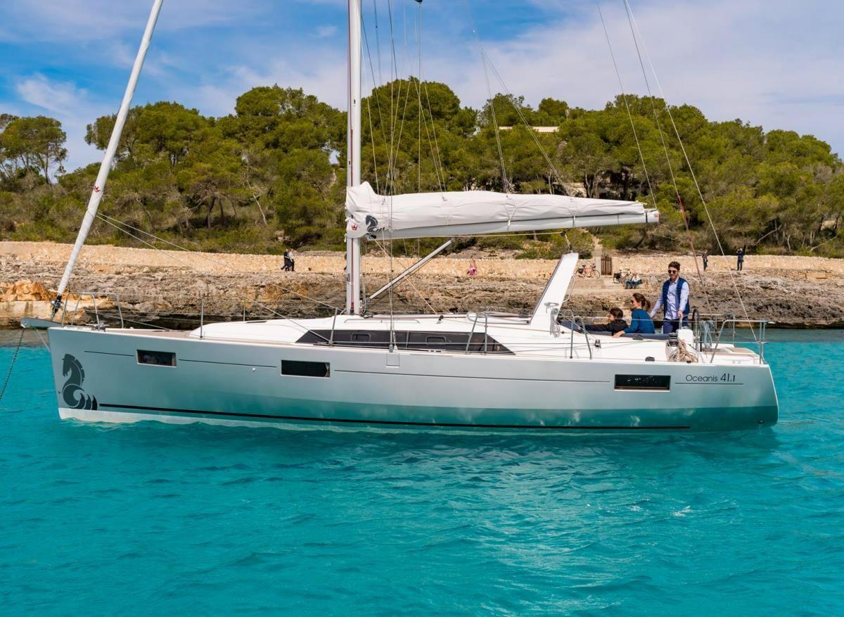 Oceanis 41.1 - Targa, picture 1