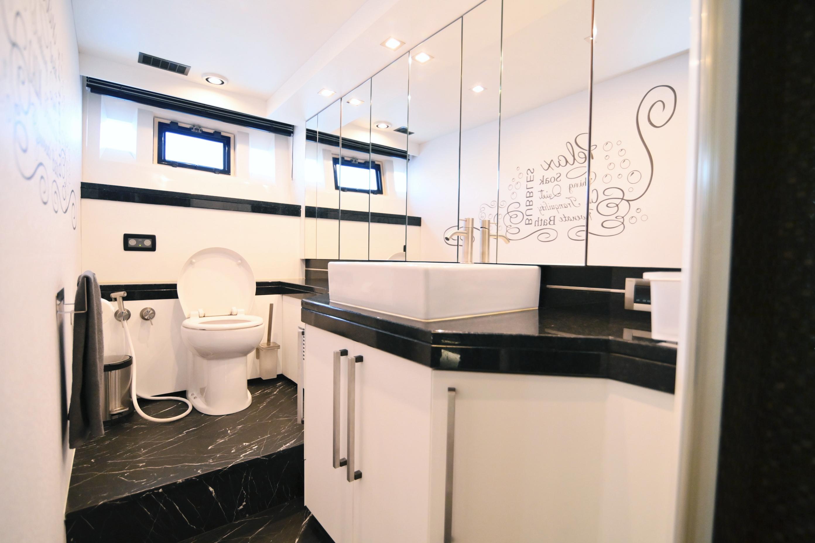 Galeon 640 Fly, picture 13