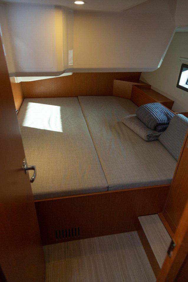 Bavaria C42, picture 12