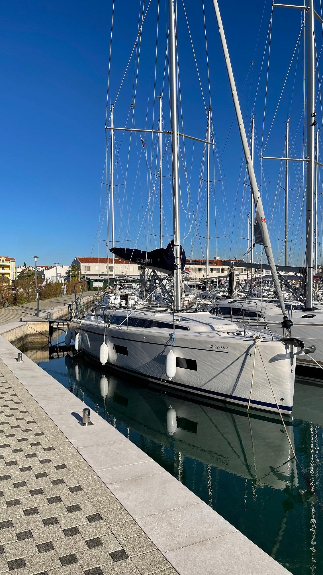 Bavaria C42, picture 6