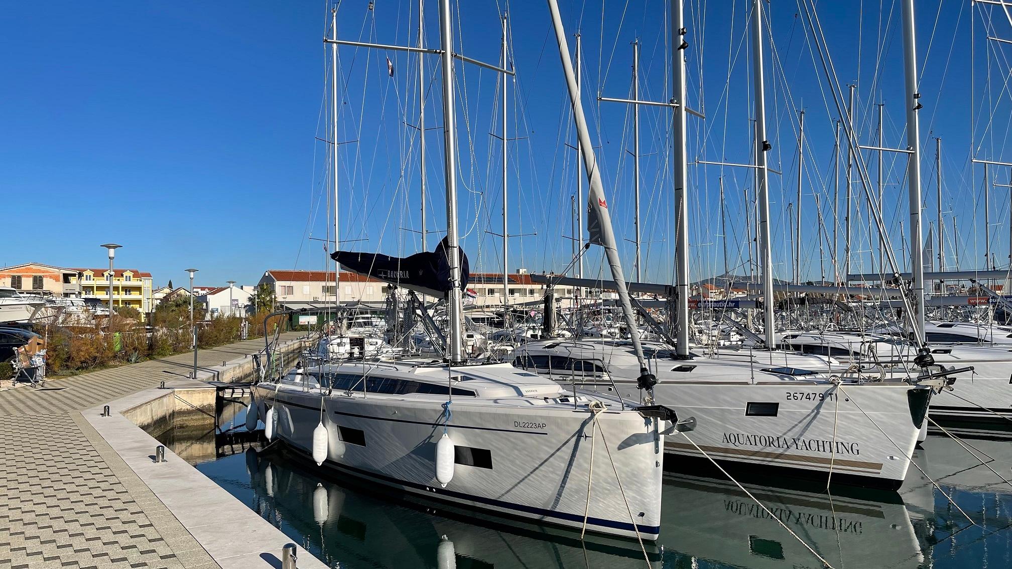 Bavaria C42, picture 3