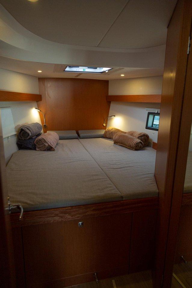 Bavaria C42, picture 14