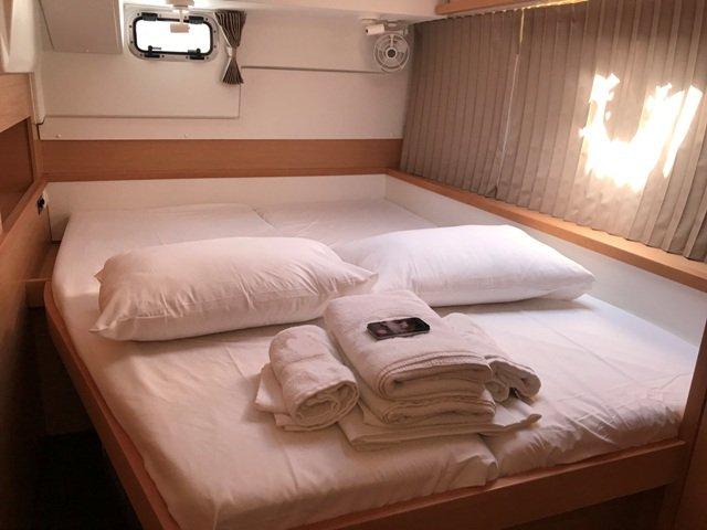 Lagoon 400 S2 - 4 + 2 cab., picture 10