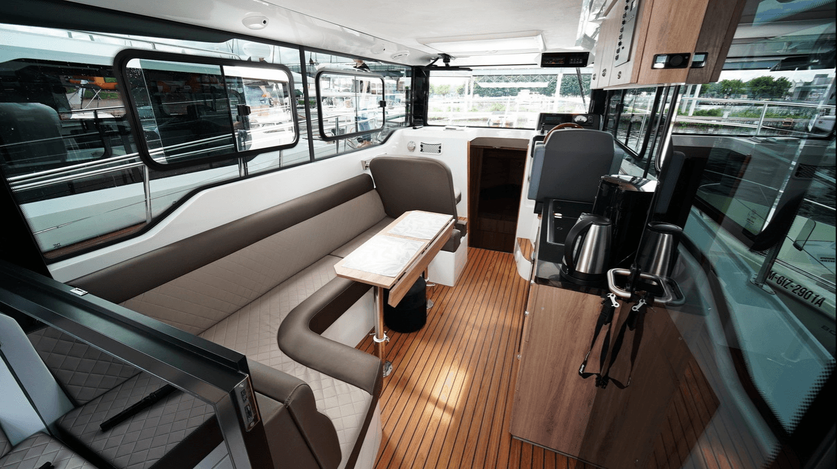 Nikhen Aquasun 34 Sedan, picture 3