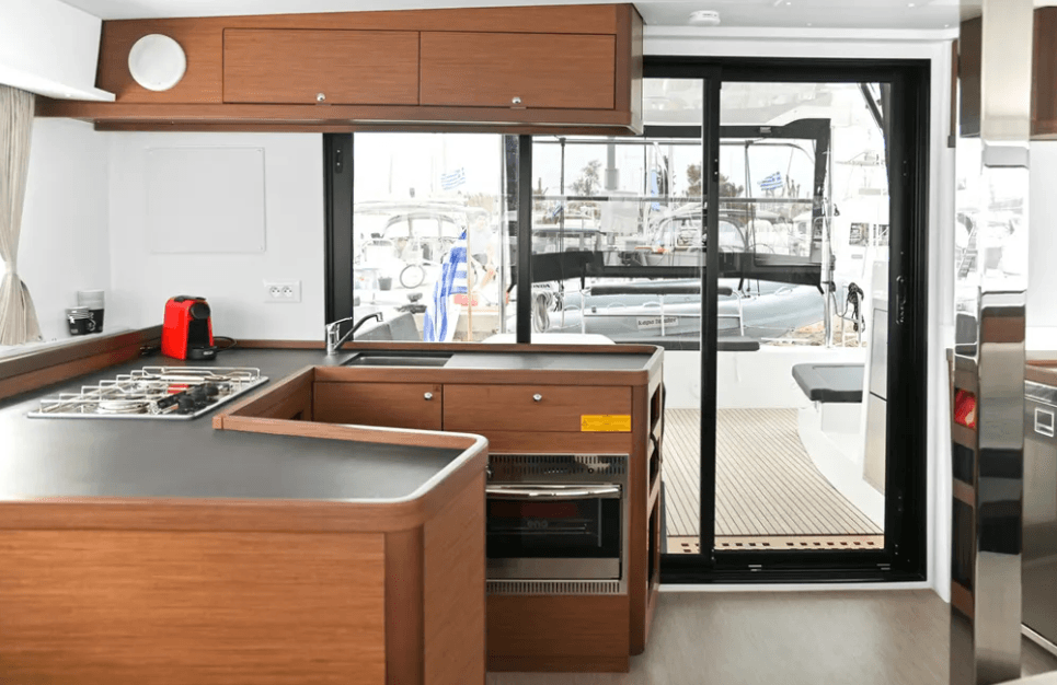 Lagoon 42 - 4 + 2 cab., picture 4