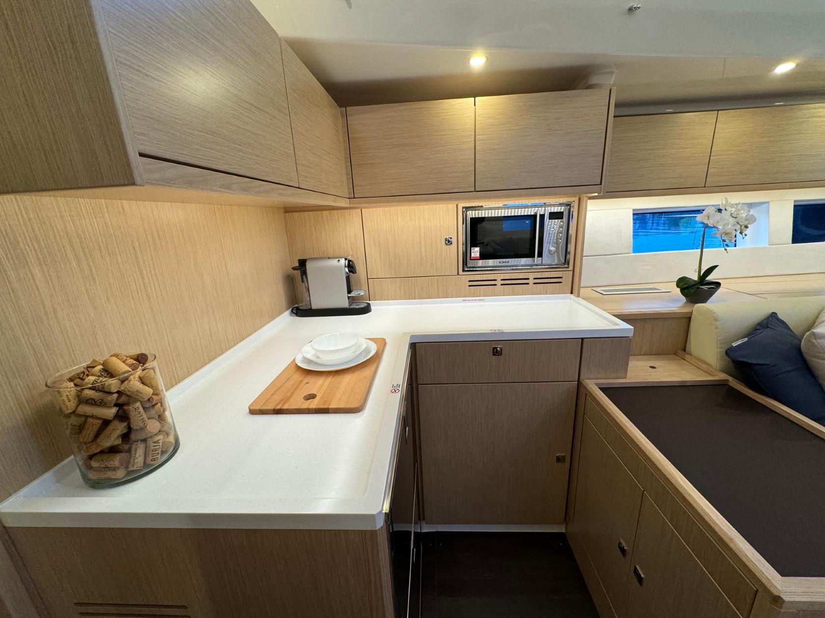 Bavaria C57 Style - 5 + 1 cab., picture 38