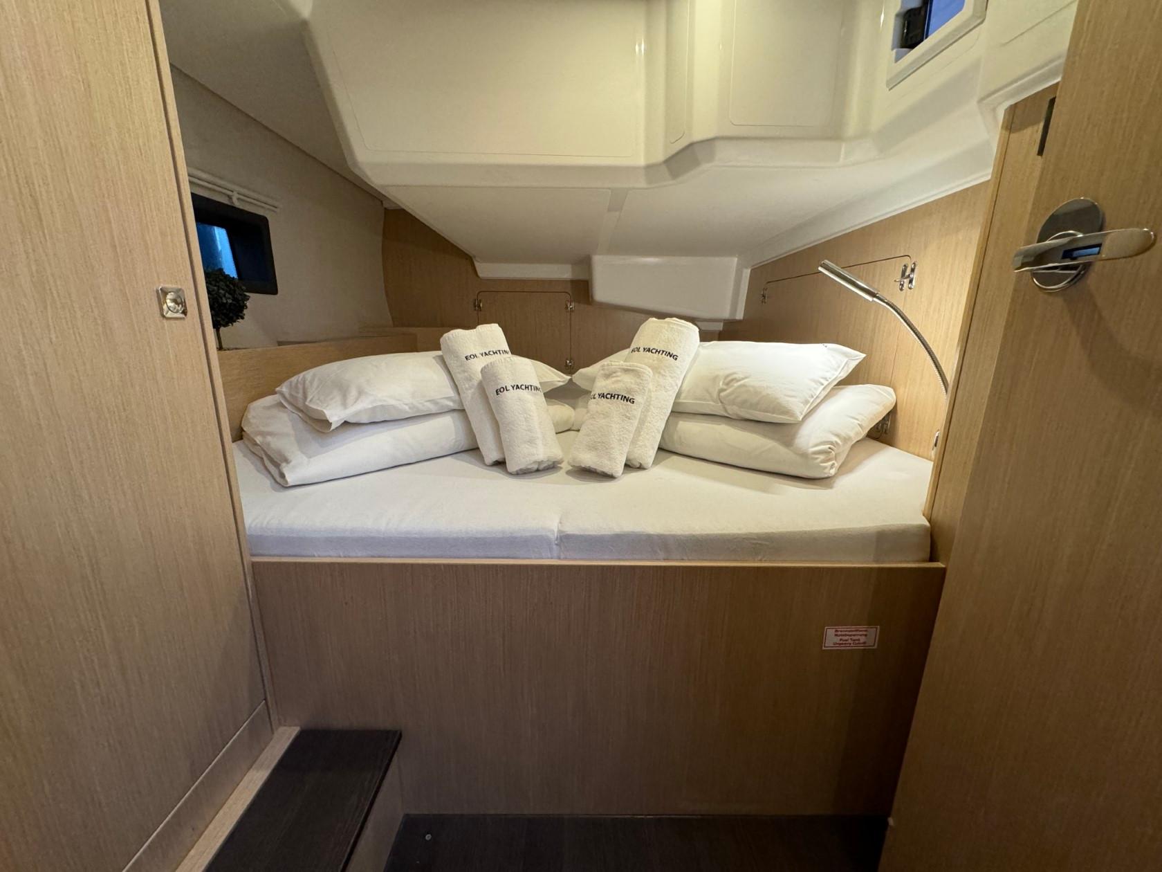 Bavaria C42, picture 41