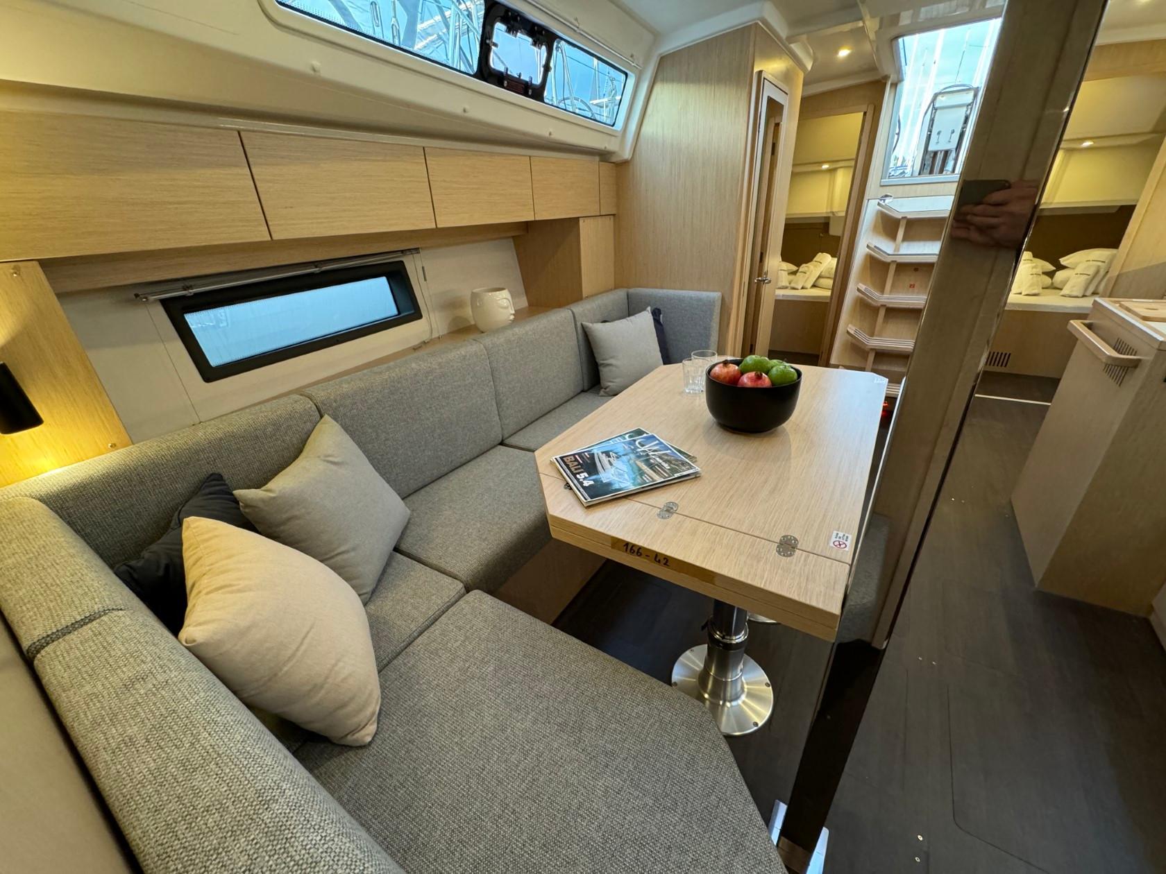 Bavaria C42, picture 33