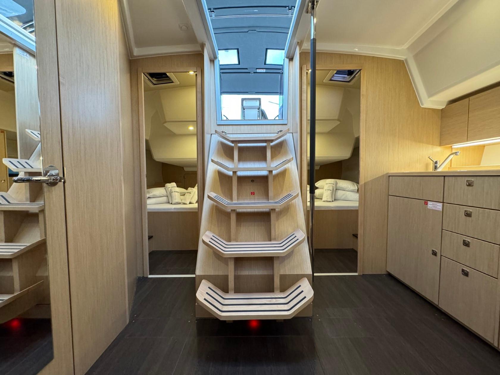 Bavaria C42, picture 39