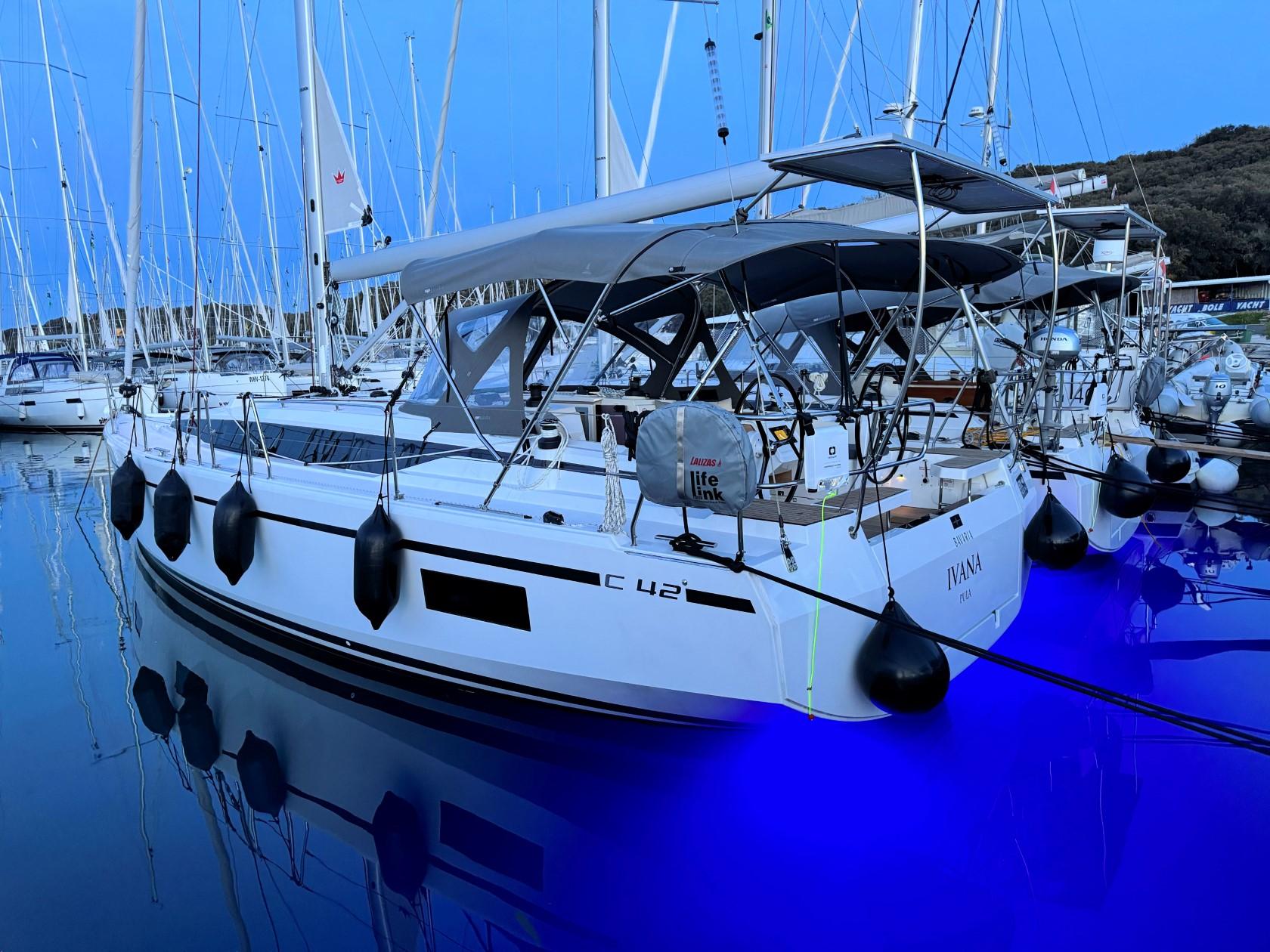 Bavaria C42, picture 3