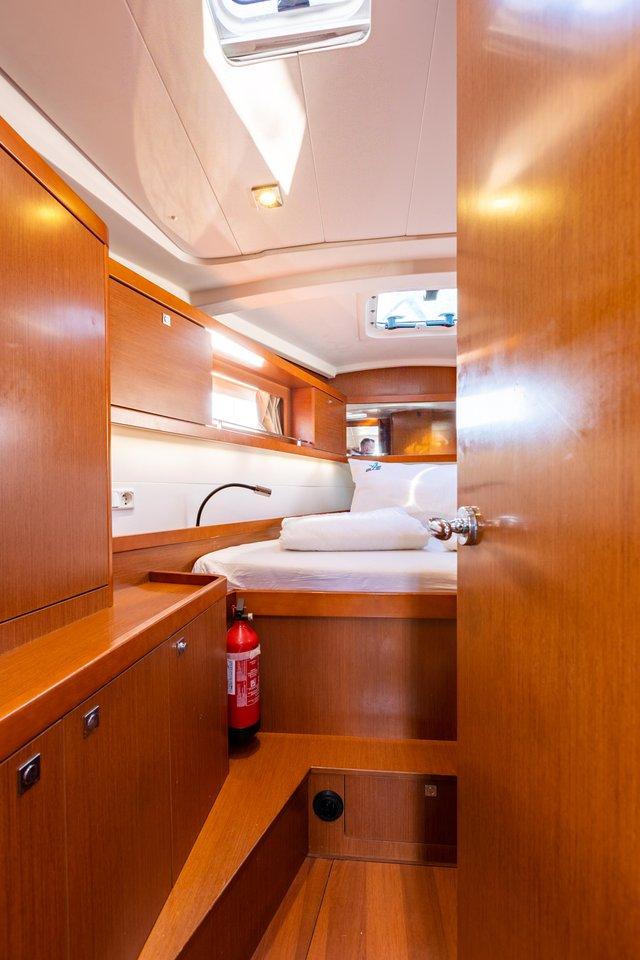 Oceanis 41.1, picture 13