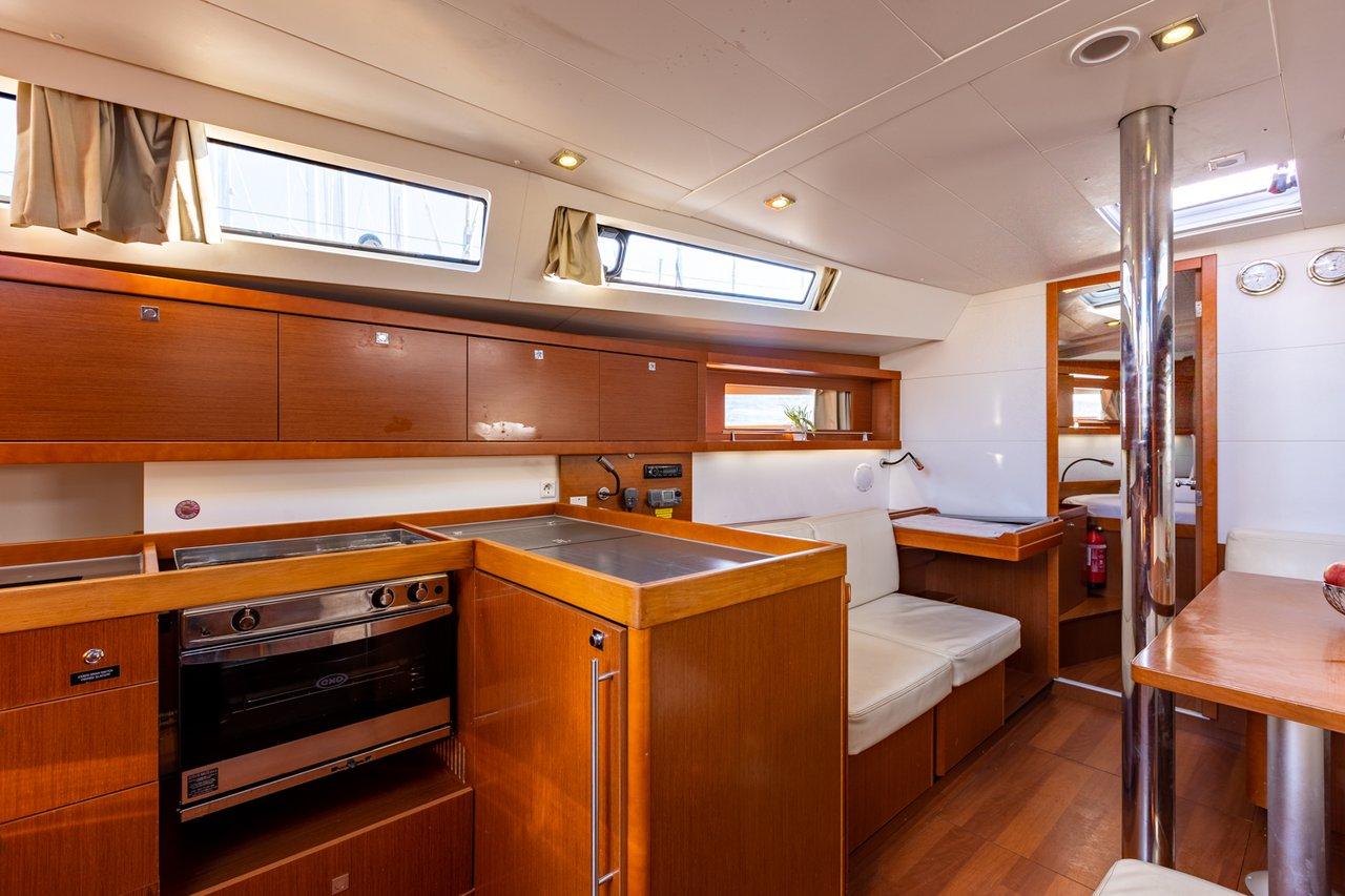 Oceanis 41.1, picture 9