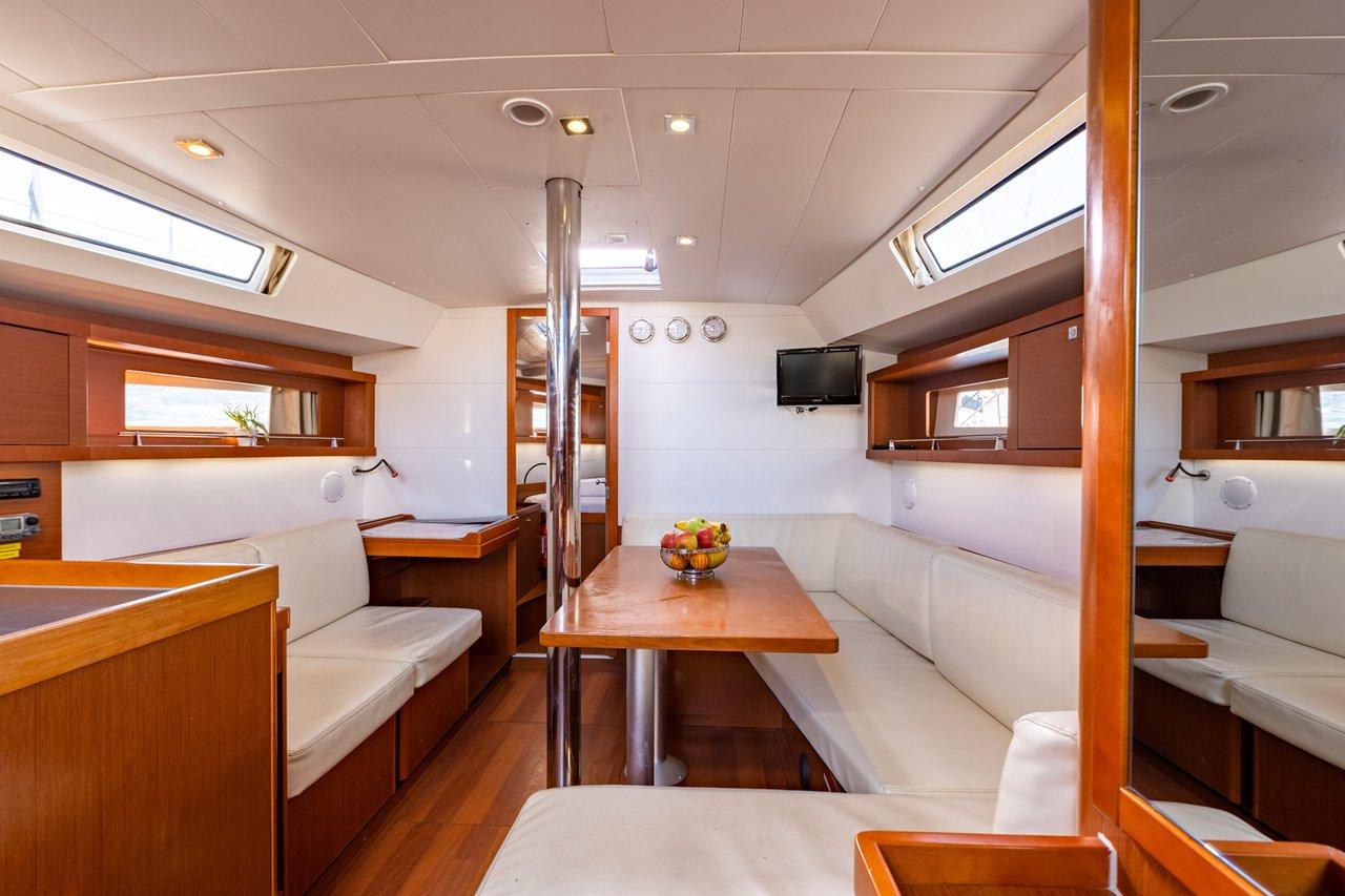 Oceanis 41.1, picture 7