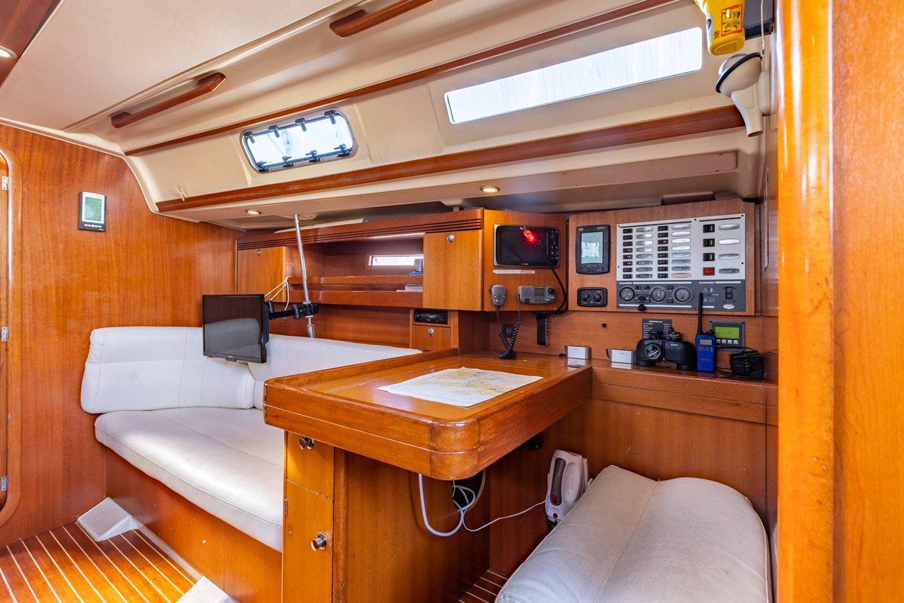 Dufour 44 - 4 cab.*, picture 8