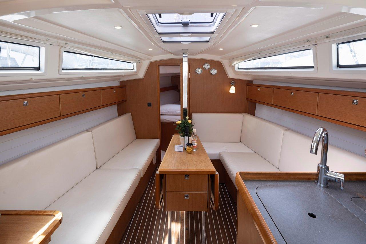 Bavaria Cruiser 33, picture 14