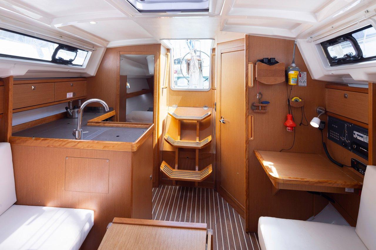Bavaria Cruiser 33, picture 11