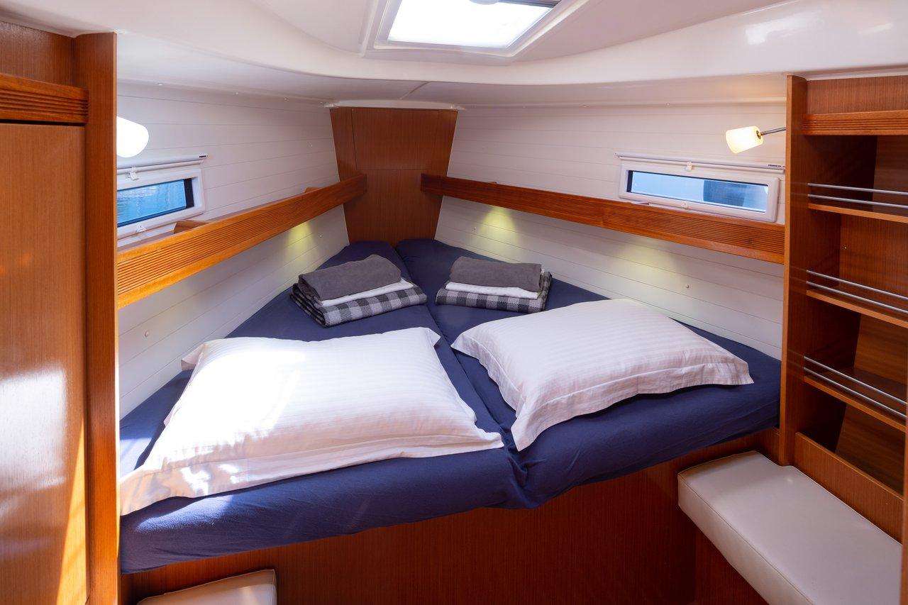 Bavaria Cruiser 36, picture 14