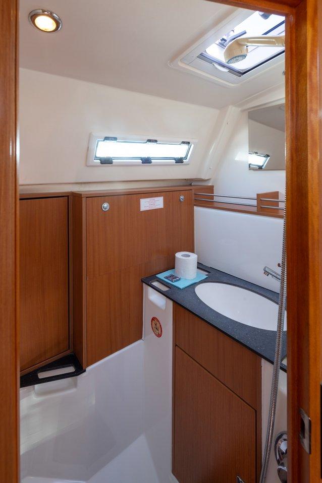 Bavaria Cruiser 36, picture 16