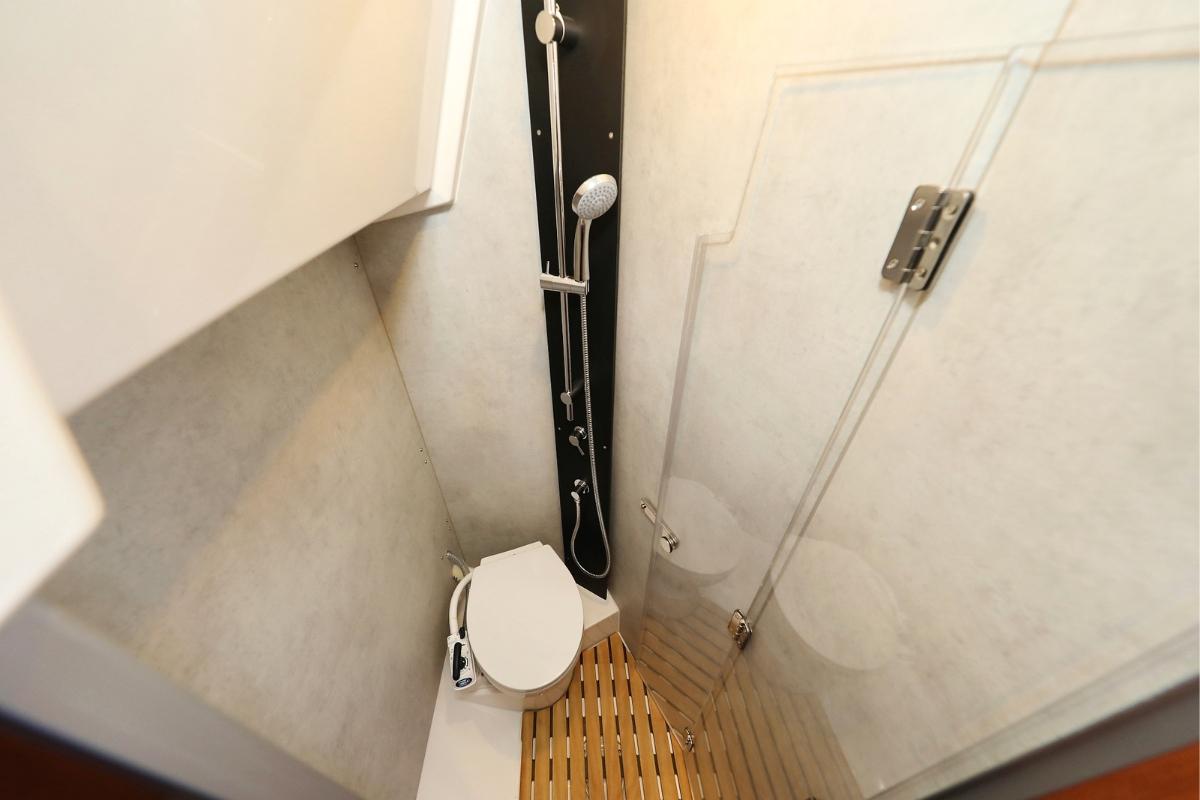 Bavaria C38, picture 15