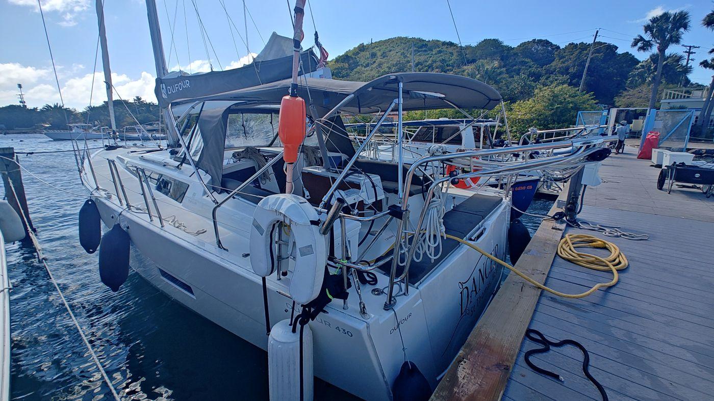 Dufour 430 - Dancer, picture 1