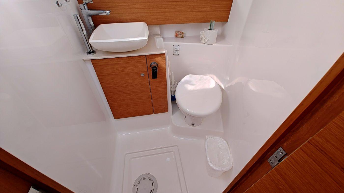 Dufour 430 - Dancer, picture 13