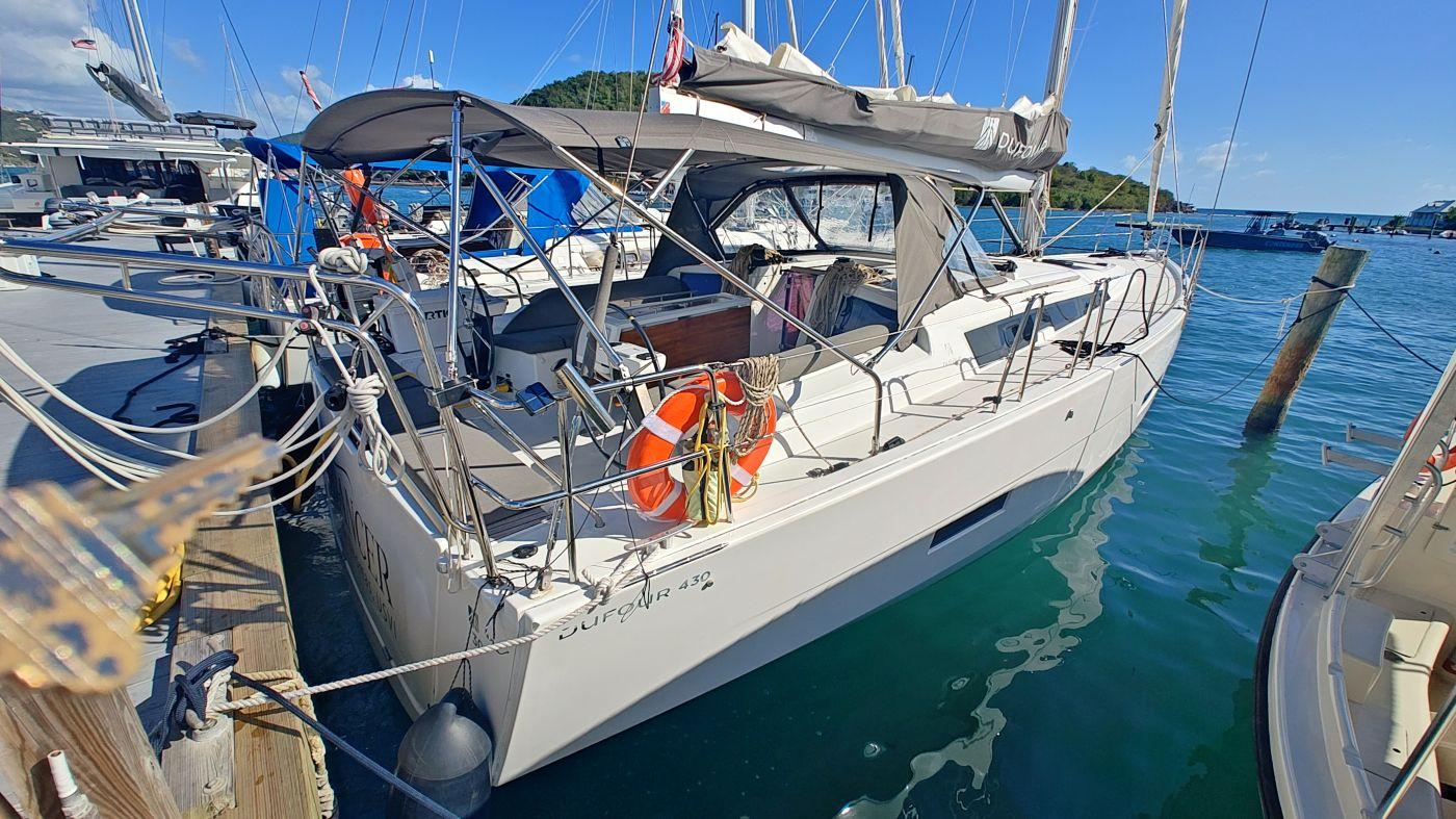 Dufour 430 - Dancer, picture 3